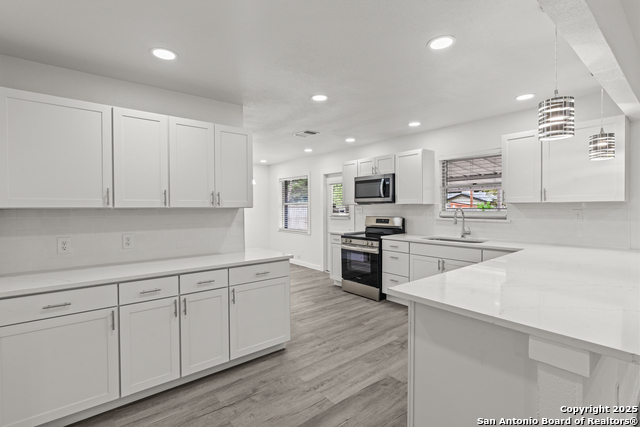 Image 12 of 28 For 713 Balfour  