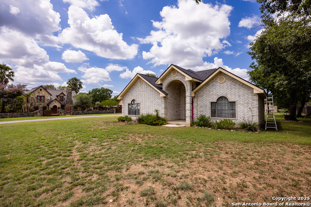 Image 17 of 26 For 903 Hackberry