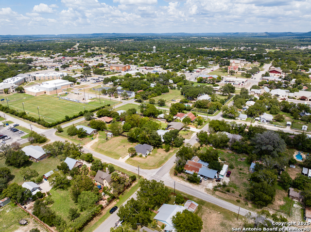 Image 26 of 26 For 903 Hackberry