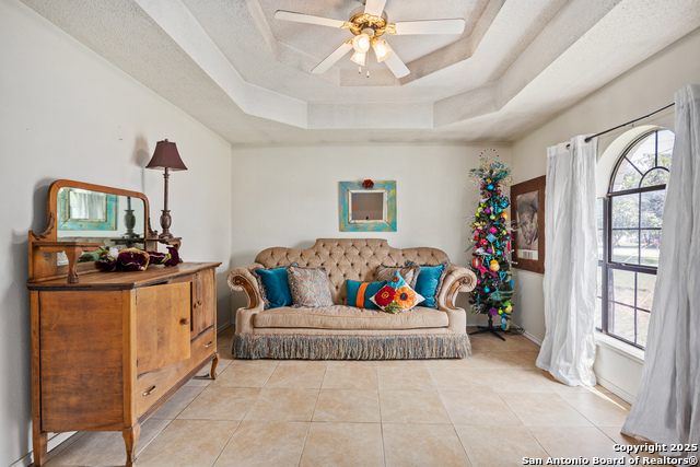 Image 5 of 26 For 903 Hackberry