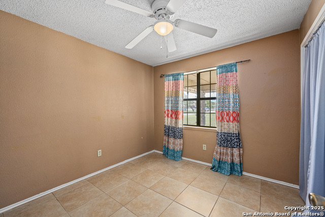 Image 8 of 26 For 903 Hackberry