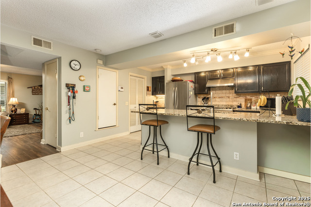 Image 11 of 25 For 6106 Vance Jackson Rd  47