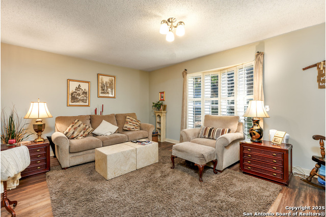 Image 4 of 25 For 6106 Vance Jackson Rd  47