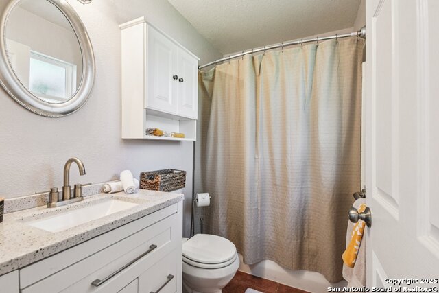 Listing photo id 13 for 131 Oak Springs Dr.
