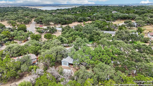 Listing photo id 22 for 131 Oak Springs Dr.