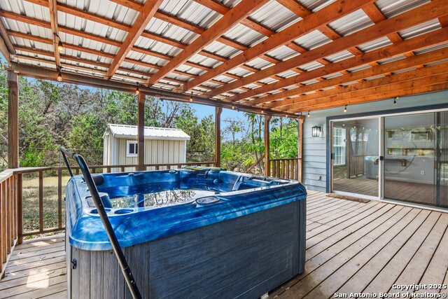 Listing photo id 24 for 131 Oak Springs Dr.