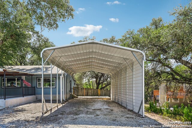 Listing photo id 29 for 131 Oak Springs Dr.