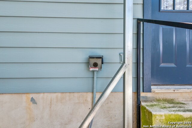 Listing photo id 32 for 131 Oak Springs Dr.