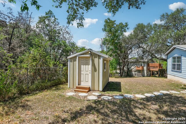 Listing photo id 35 for 131 Oak Springs Dr.
