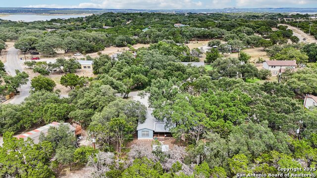 Listing photo id 40 for 131 Oak Springs Dr.