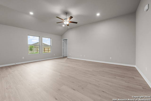 Listing photo id 10 for 10310 Goodison Drive