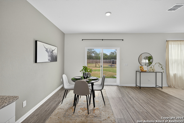 Listing photo id 12 for 5456 Rue Girard