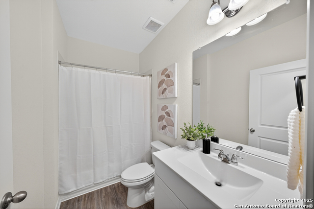 Listing photo id 16 for 5456 Rue Girard