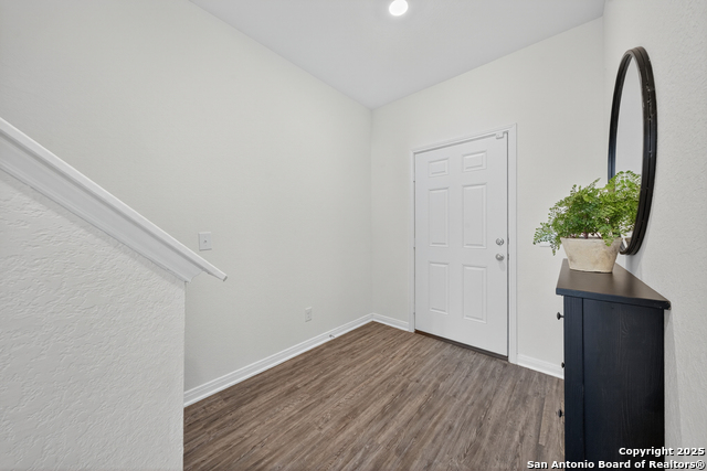 Listing photo id 2 for 5456 Rue Girard