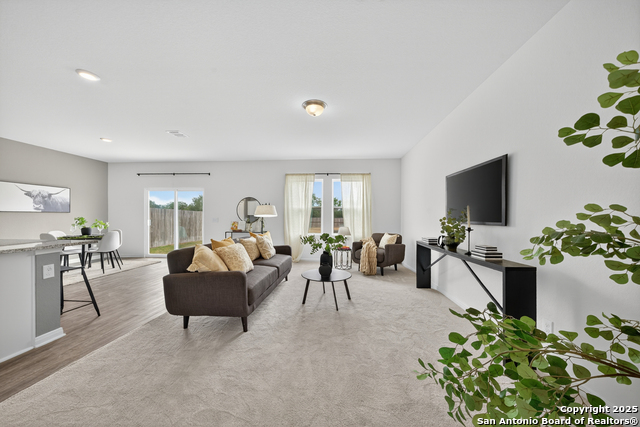 Listing photo id 3 for 5456 Rue Girard