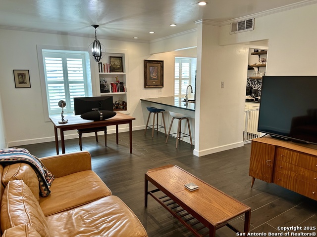 Details for 168 Barilla Pl  B-204, Alamo Heights, TX 78209