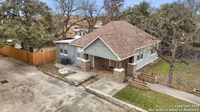 Image 2 of 32 For 1322 Rigsby Ave