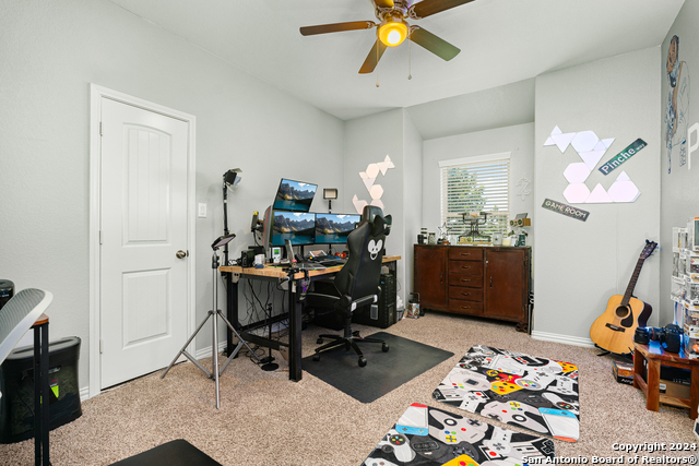 Listing photo id 30 for 14438 Palomino Pl