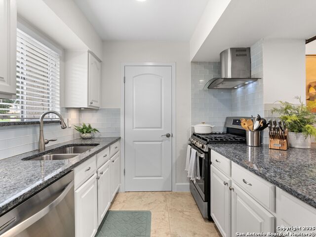 Listing photo id 10 for 4807 Clemson