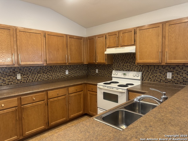 Listing photo id 9 for 11418 Newkirk