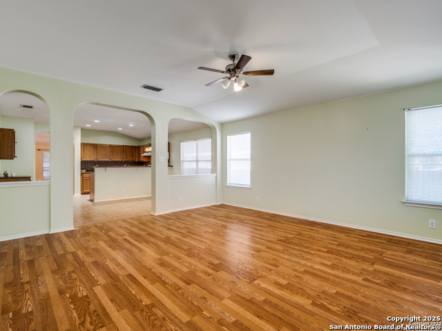 Listing photo id 13 for 11418 Newkirk