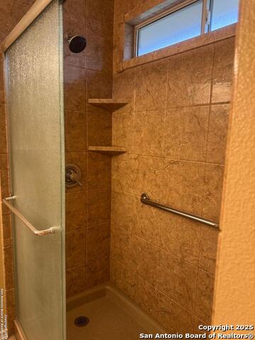 Listing photo id 19 for 11418 Newkirk