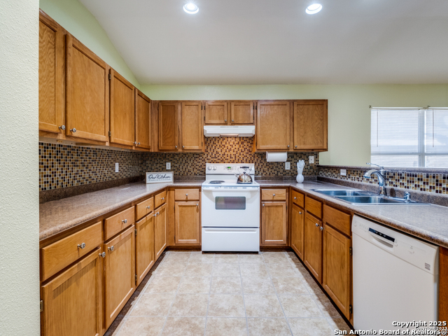 Listing photo id 1 for 11418 Newkirk