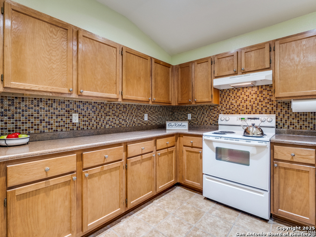 Listing photo id 2 for 11418 Newkirk