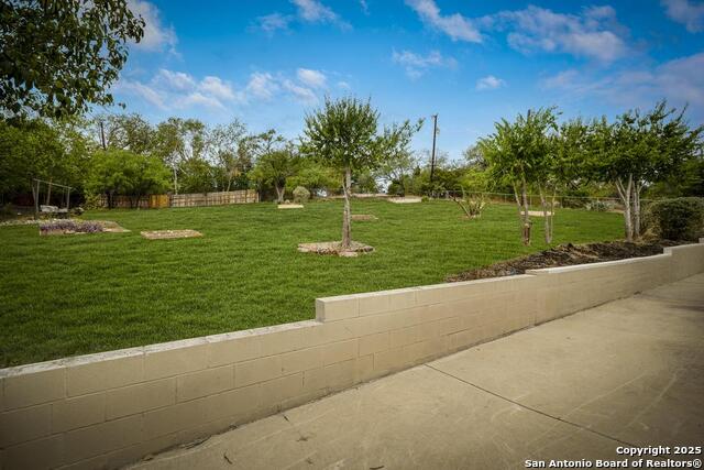 Image 20 of 24 For 4603 Golf View Dr.
