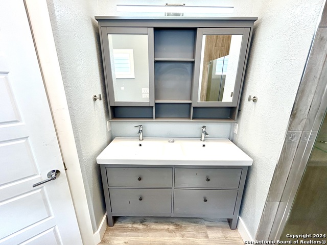 Listing photo id 15 for 810 Martin Luther King Drive  201
