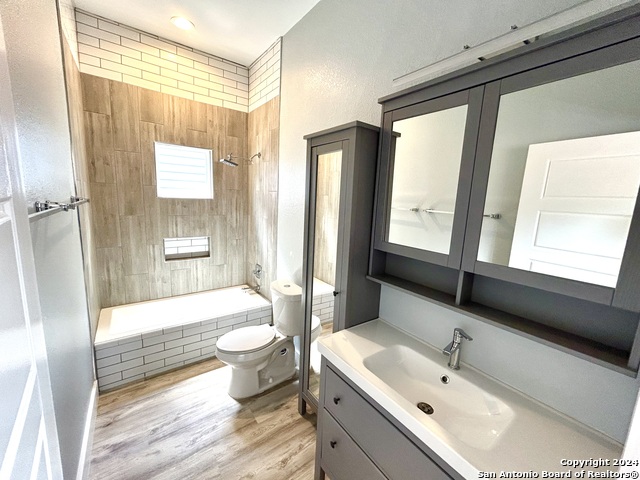Listing photo id 18 for 810 Martin Luther King Drive  201