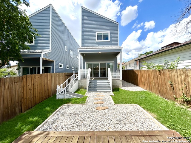 Listing photo id 20 for 810 Martin Luther King Drive  201