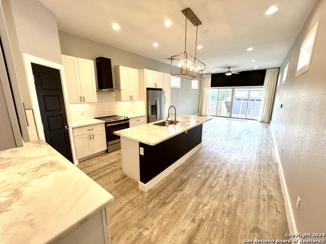 Listing photo id 1 for 810 Martin Luther King Drive  201