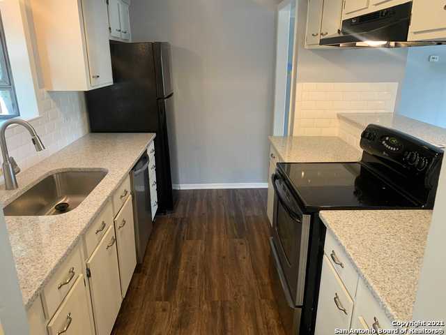 Image 6 of 24 For 3843 Barrington St  253n