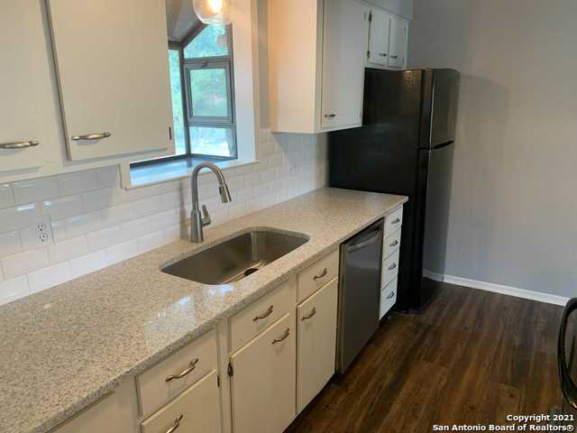 Image 8 of 24 For 3843 Barrington St  253n