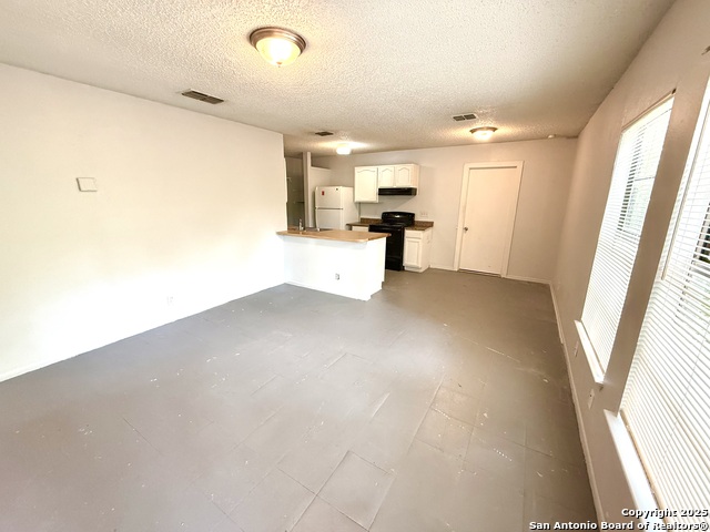 Image 2 of 10 For 6921 Belforest