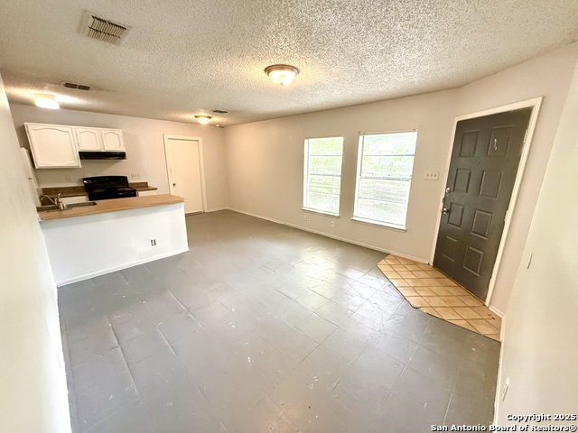 Image 3 of 10 For 6921 Belforest