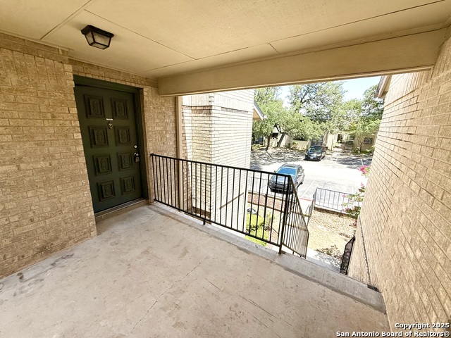 Image 4 of 30 For 11843 Braesview  2104