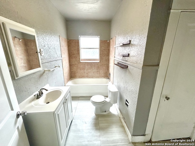 Image 12 of 14 For 1409 Woodlawn Avenue W 7