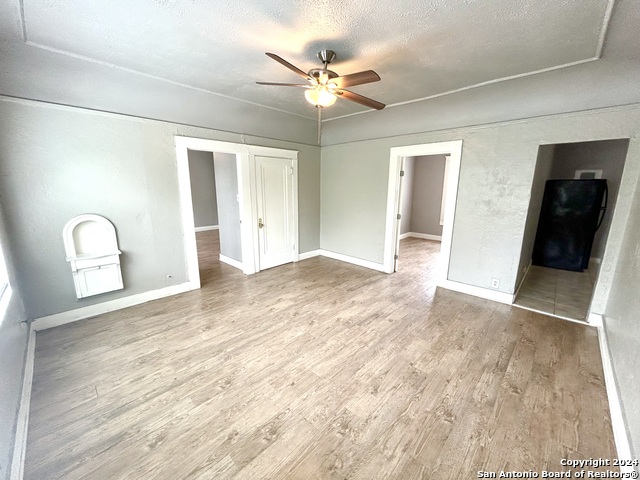 Image 3 of 14 For 1409 Woodlawn Avenue W 7