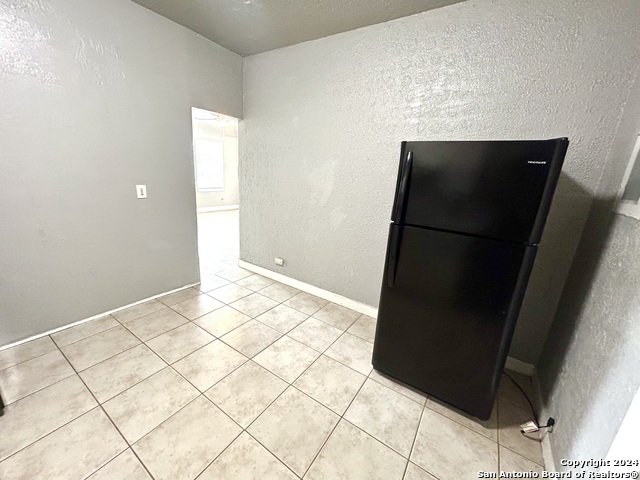 Image 8 of 14 For 1409 Woodlawn Avenue W 7