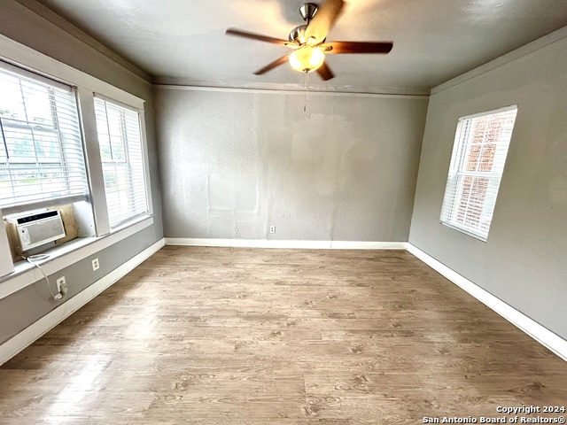 Image 9 of 14 For 1409 Woodlawn Avenue W 7