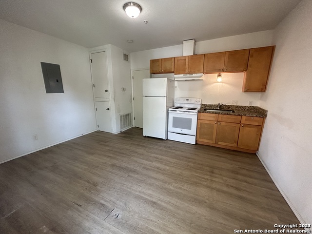 Image 3 of 13 For 816 Rivas St  C