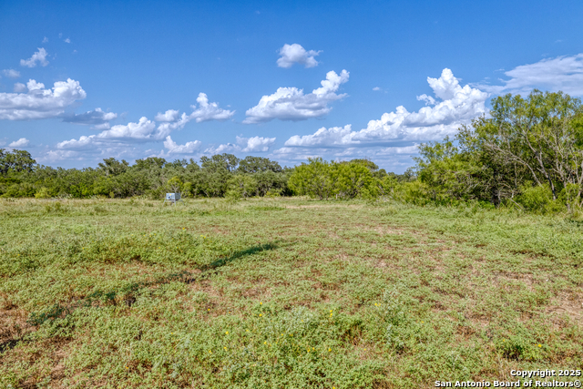 Listing photo id 9 for 3 Utopia Forest