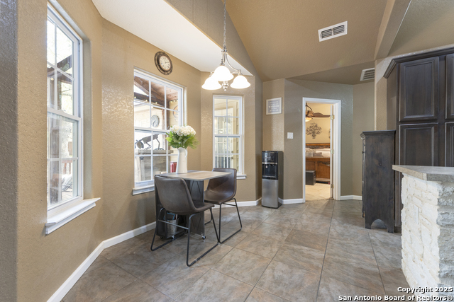 Image 11 of 33 For 568 Jacobs Ln