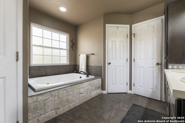 Image 15 of 33 For 568 Jacobs Ln