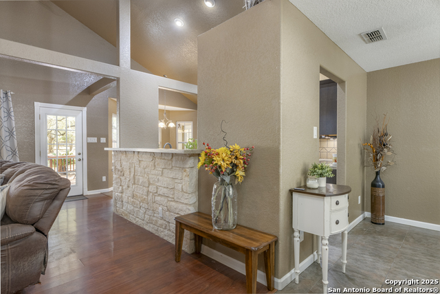 Image 5 of 33 For 568 Jacobs Ln