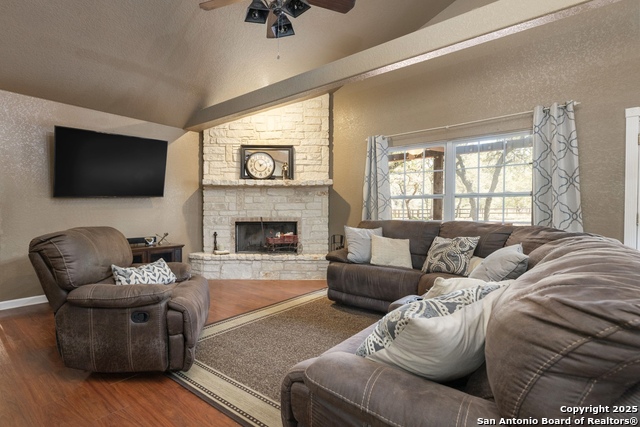 Image 6 of 33 For 568 Jacobs Ln