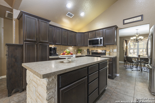 Image 8 of 33 For 568 Jacobs Ln