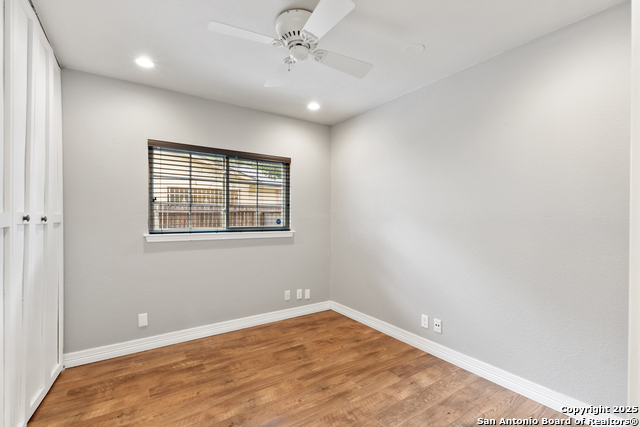 Image 13 of 18 For 10206 Cedarbend